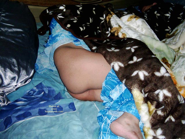 Pic #1Paki Uae Wife Sleeping