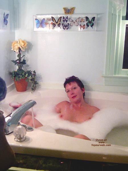 Pic #1*TU Tori Luv in The Bubbles