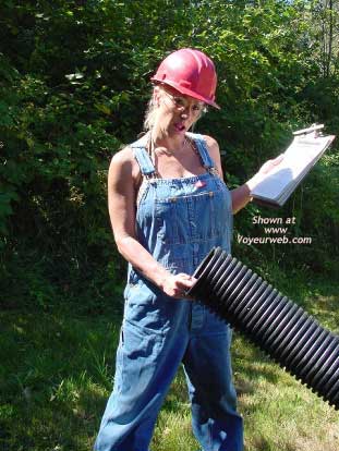 Pic #1Ashley Laying Pipe!