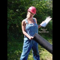 Pic #1Ashley Laying Pipe!