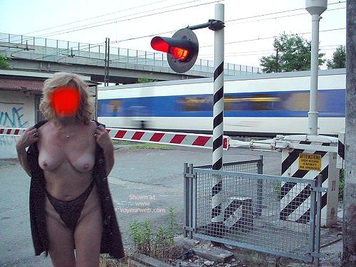 Pic #1Caty al Passaggio Livello