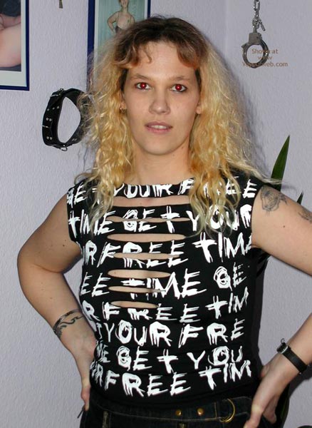Pic #1Anja