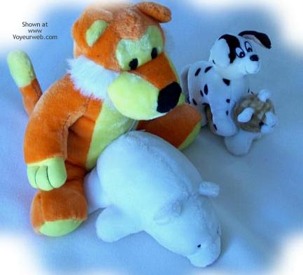 Pic #1Kara And Friends