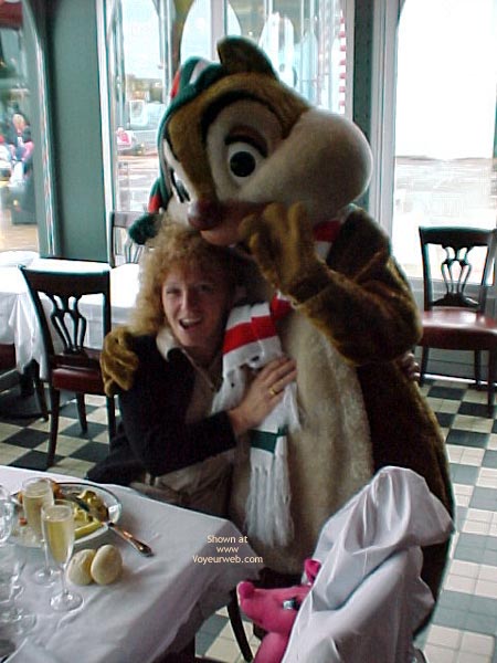 Pic #1Ma-al in Euro-Disneyland