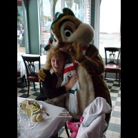 Ma-al in Euro-Disneyland