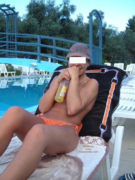 Pic #1 Early Thirties By The Pool