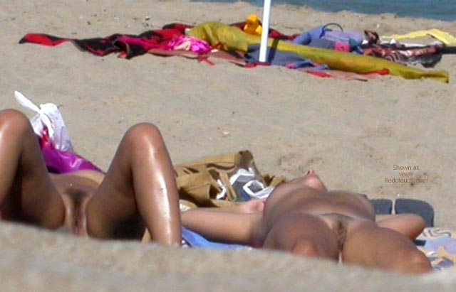 Pic #1Nice Nude Beach Ladies (1)