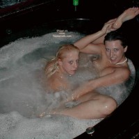 *GG Kate and Melissa in The Tub