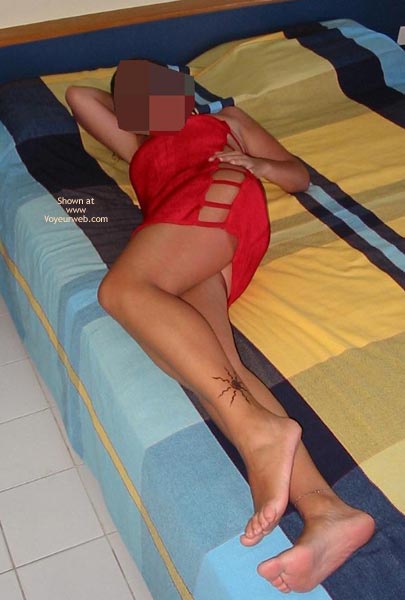 Pic #1 Portuguese Body in Red