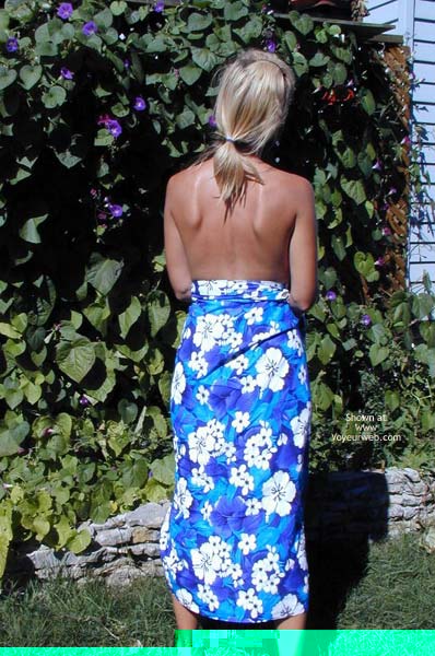Pic #1Tl And The Flowers