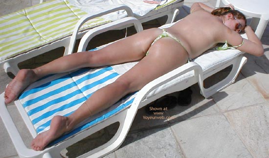 Pic #1Keka Flashing Around