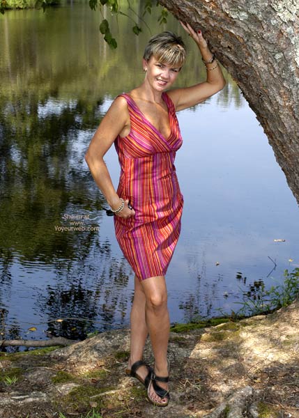 Pic #1*LT Cute Butt at The Lake