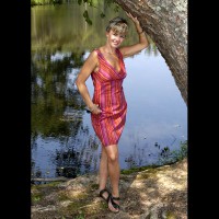 *LT Cute Butt at The Lake