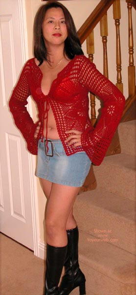 Pic #1Oriental Linda On The Stairs