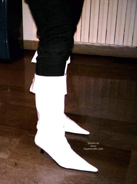 Pic #1Danila Italy en White Boots