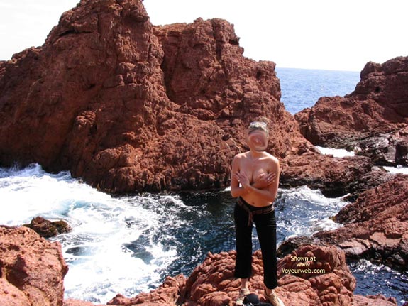 Pic #1 20 yo Girlfriend Nude On The Rocks