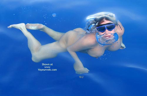 Pic #1Alicia - Boobs Sea and Sun