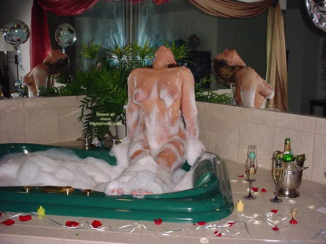 Pic #1Shy Cowgirl Enjoying Her Bubblebath