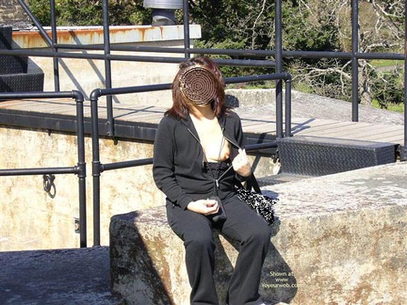 Pic #1Girlfriend Flash on Vacation