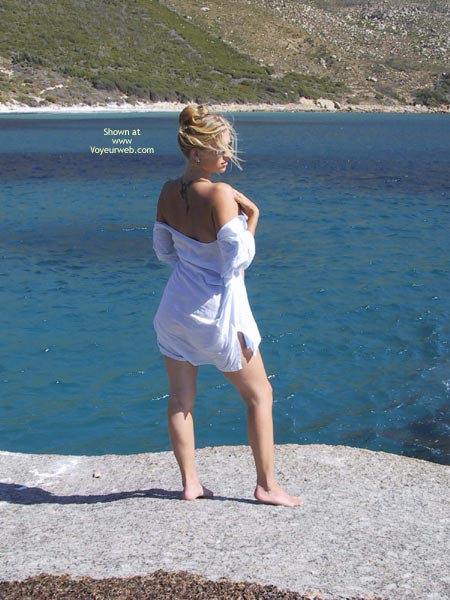 Pic #1Elli On The Rocks