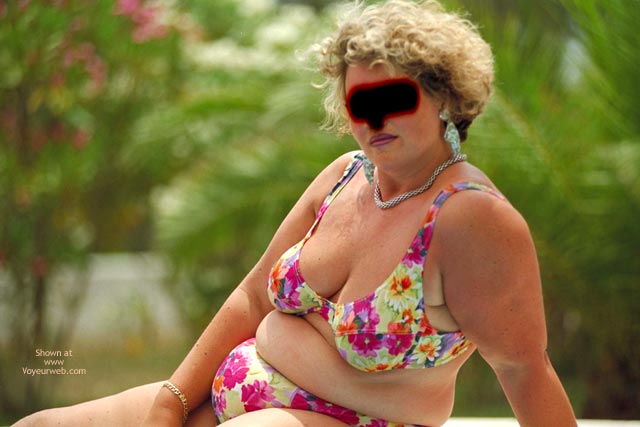 Pic #1Hangig Udders From Maria In Bikini