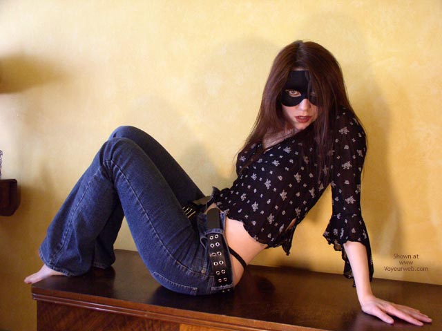 Pic #1*Je Masked Mia In Jeans