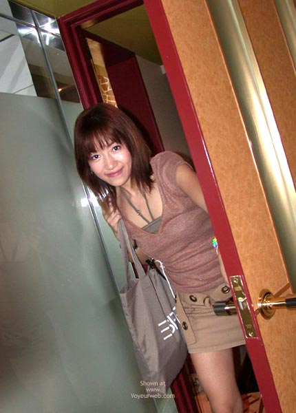 Pic #1Sexy Hotel Babe