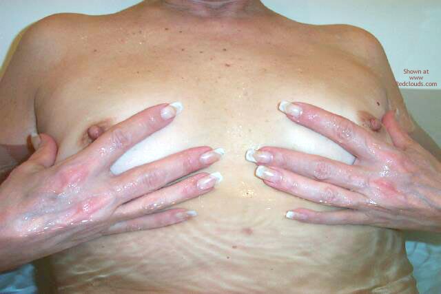 Pic #1Fun In The Jacuzzi