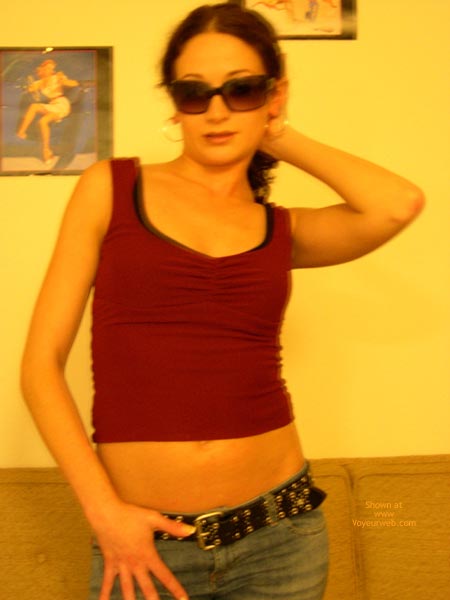 Pic #1Mall Hottie Nicole'S Flashy New Sunglasses!