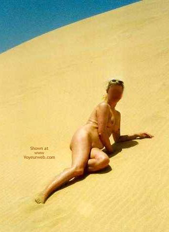 Pic #1Cindy Alleine Nackt Am Strand