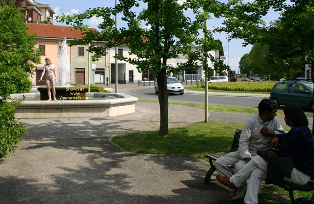 Pic #1*Nu Elise In Nude Statue