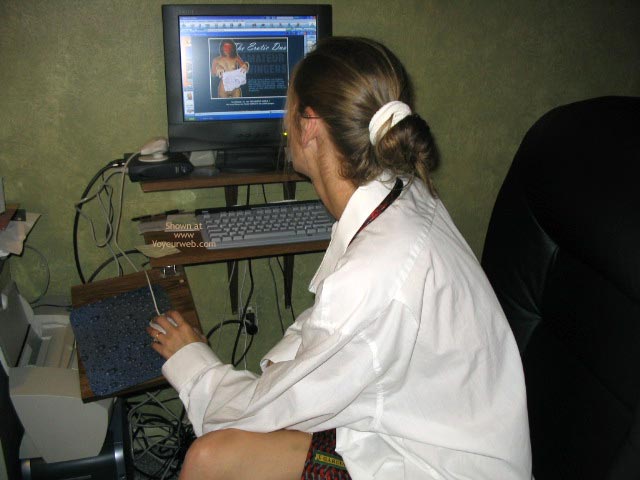 Pic #1*Hi  Robin And Her Tie