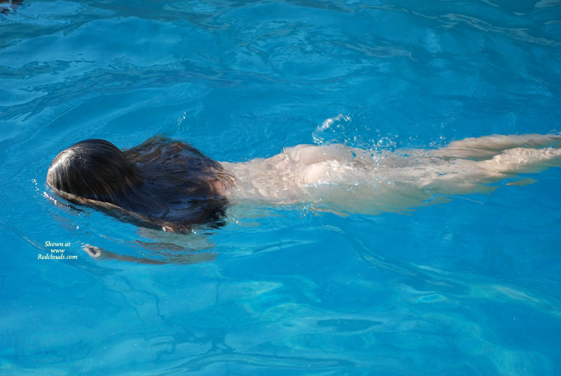 Pic #1Ree Poolside