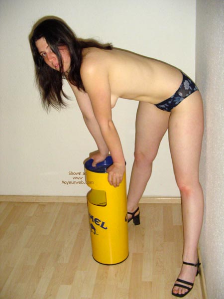 Pic #1Poker Bunny Riding The Camel