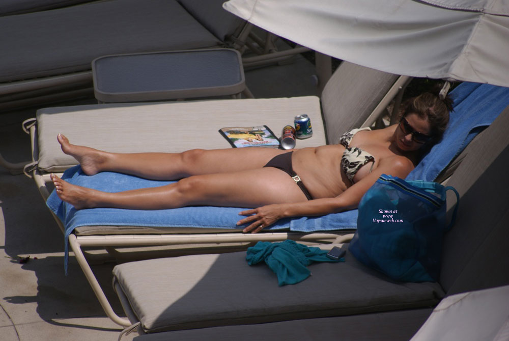 Pic #1Hot Latin Milf Sunbath