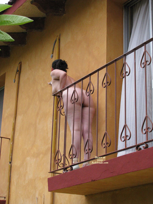 Pic #1Falis En El Balcon 2