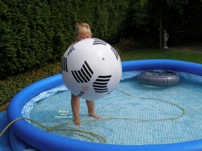 Pic #1 Freda Loves To Be Natural