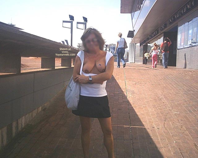 Pic #1Vanesa En El Maremagnum