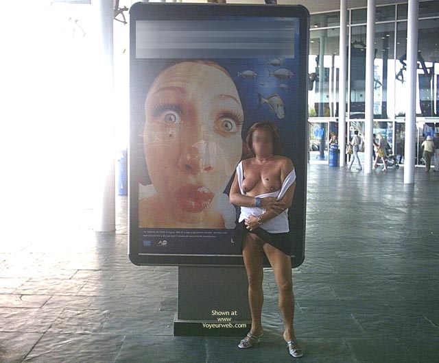 Pic #1 Vanesa Sigue En El Maremgnum