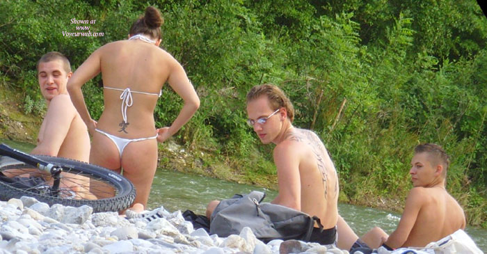 Pic #1*SA Cute Beauty On Isar - River