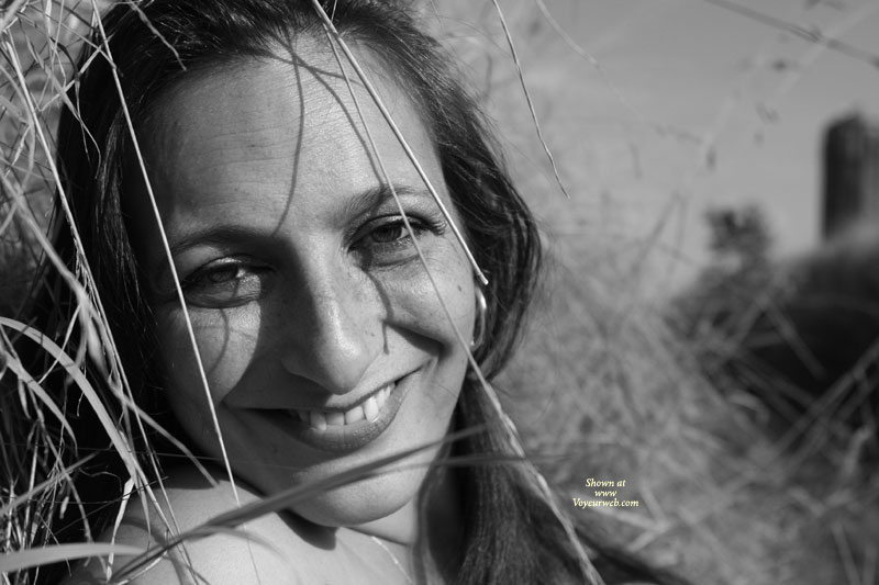 Pic #1Vaness Charme Et Vololupt&eacute;