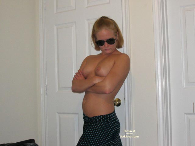 Pic #1La Couple, Hot 21 Yo Gf, Anal Tease, Enjoy