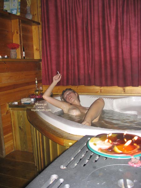 Pic #1Fun In The Jaquzi