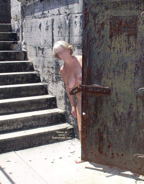 Pic #1Jbunny Visits Old Fort