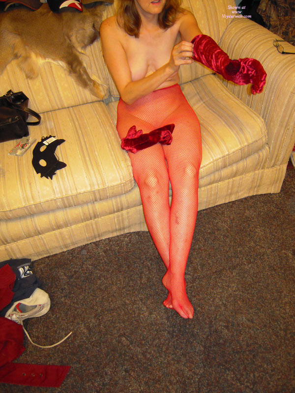 Pic #1Nude In Red