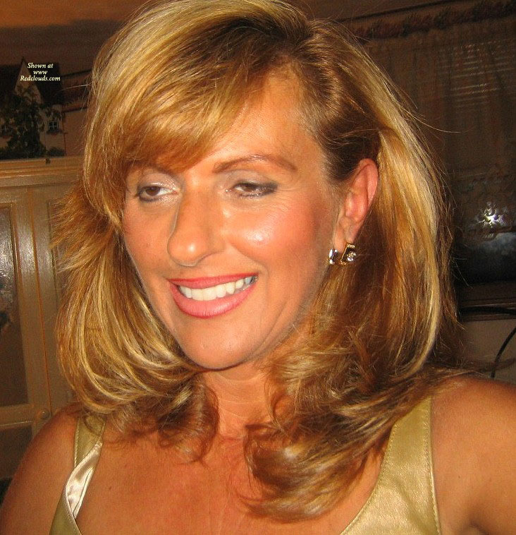 Pic #1Patty B Masturbates