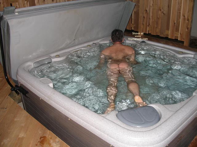 Pic #1M* For The Wormen Man In Hot Tub