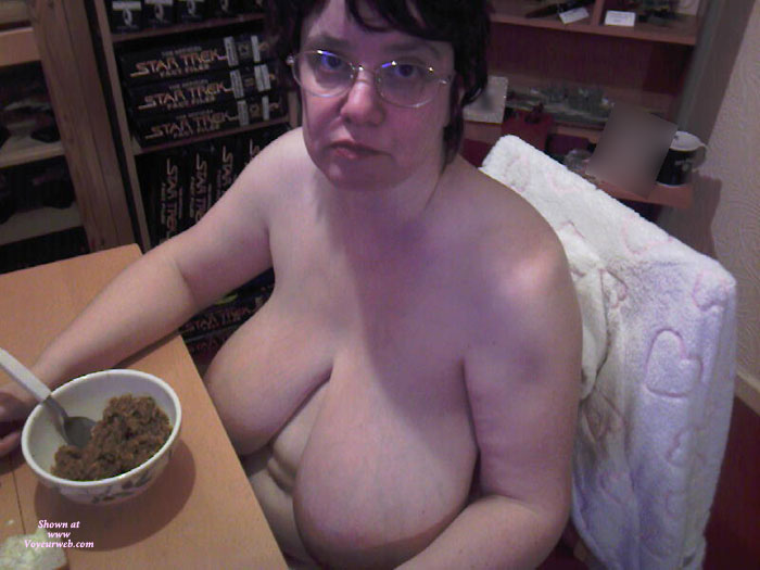 Pic #1 Alley Cat, Green Sofa 2