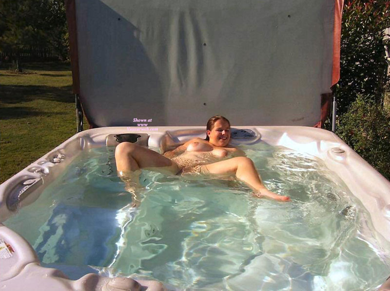 Pic #1Muffin Top In Hot Tub