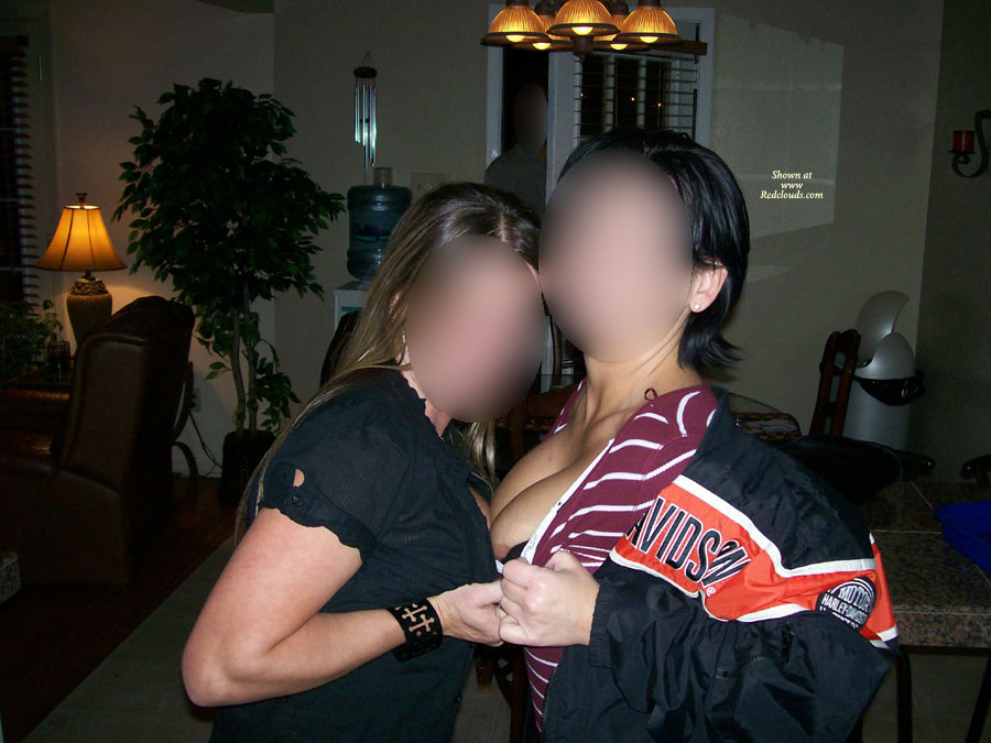 Pic #1Girls Playin